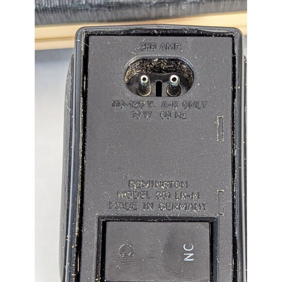 Vintage REMINGTON LEKTRONIC 301 Shaver with Case - Picture 7 of 9